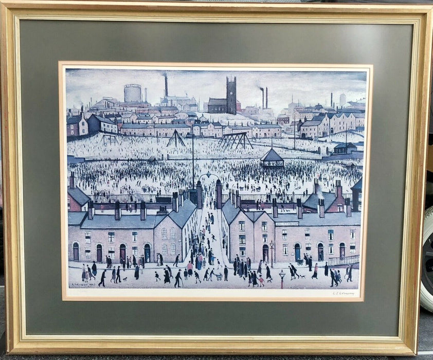 LAURENCE STEPHEN LOWRY -BRITAIN AT PLAY- LIMITED EDITION PRINT 601/850, SIGNED
