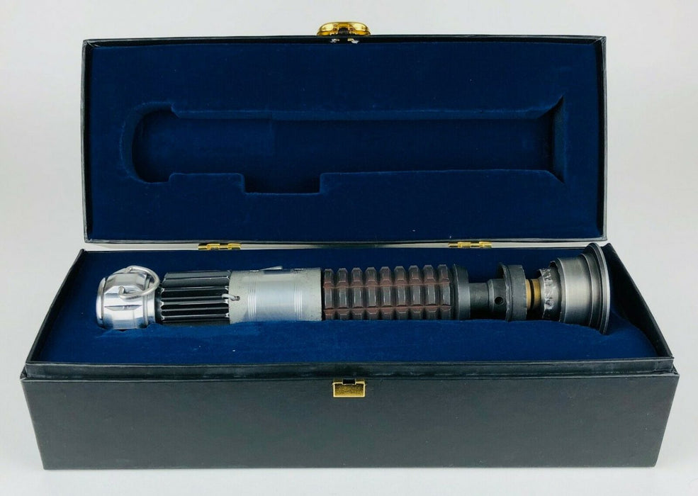 MASTER REPLICAS -OBI WAN KENOBI WEATHERED LIGHTSABER- LIMITED EDITION, STAR WARS NEW HOPE