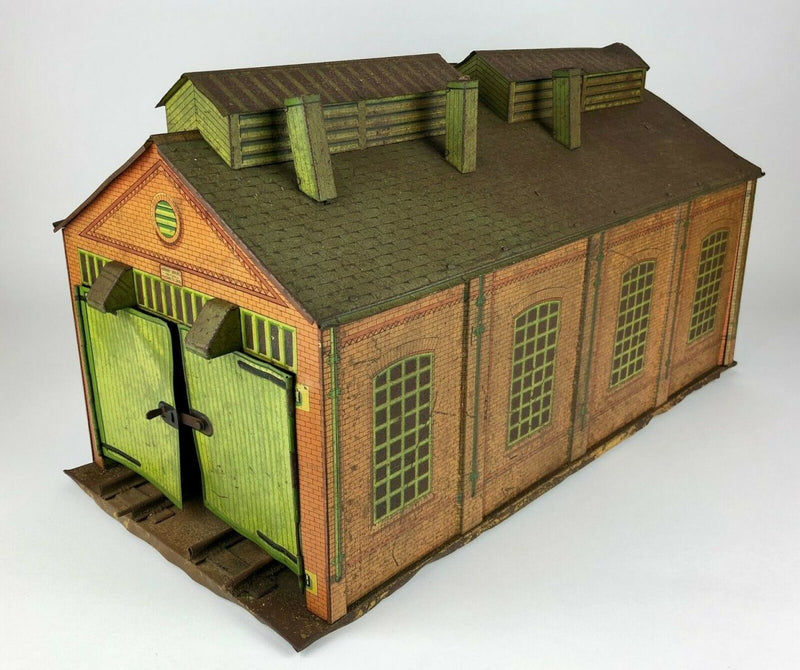 MECCANO HORNBY SERIES O GAUGE TIN PLATE TWIN ROAD/RAIL ENGINE SHED MODEL No.2