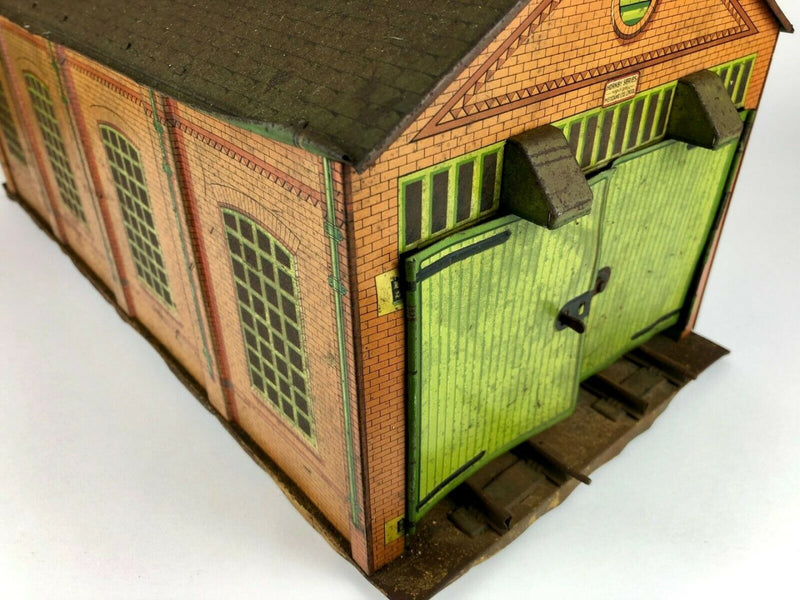 MECCANO HORNBY SERIES O GAUGE TIN PLATE TWIN ROAD/RAIL ENGINE SHED MODEL No.2