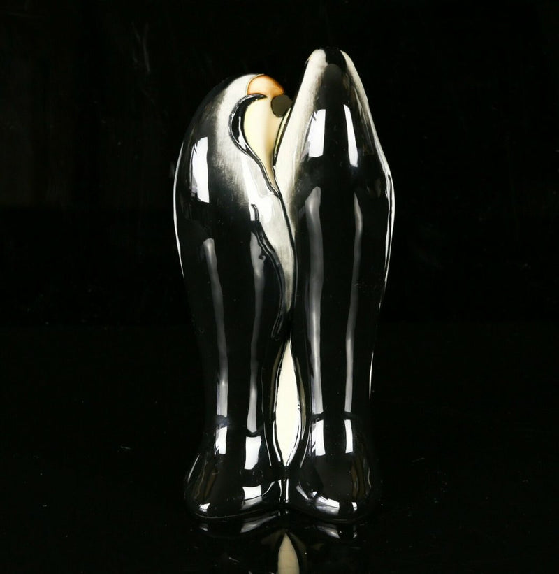 MOORCROFT POTTERY -FAMILY OF EMPEROR PENGUINS- 2009 GROUP FIGURE MODEL