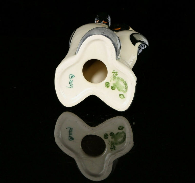 MOORCROFT POTTERY -FAMILY OF EMPEROR PENGUINS- 2009 GROUP FIGURE MODEL