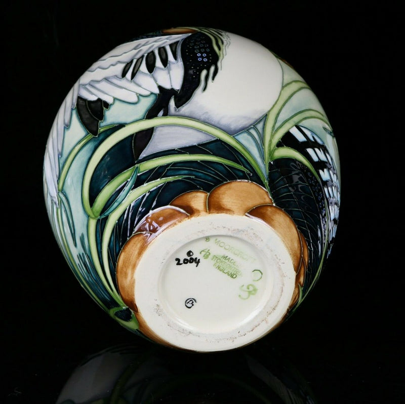 MOORCROFT POTTERY -TORRIDON- PHILIP GIBSON 2004 BALUSTER VASE
