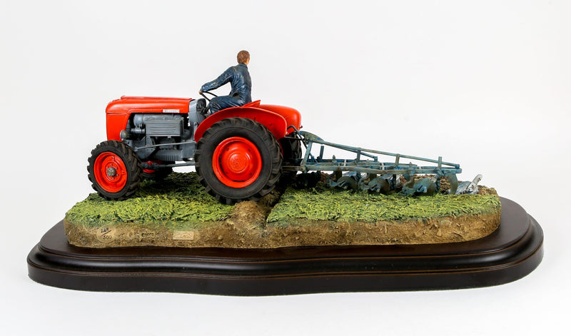 COUNTRY ARTISTS -BREAKING NEW GROUND- LARGE FARMING TRACTOR DIORAMA FIGURE MODEL