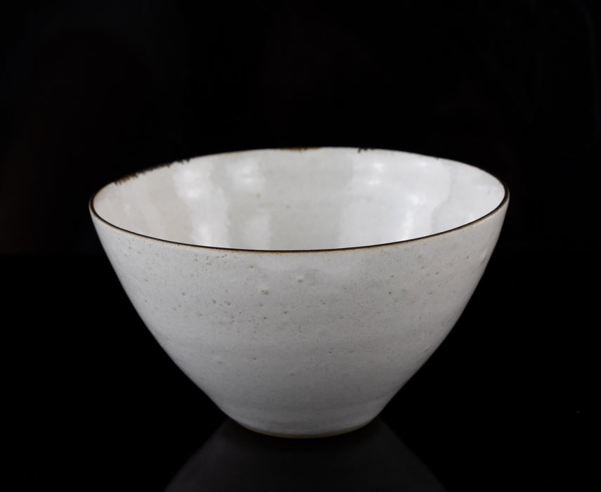 LUCIE RIE STUDIO POTTERY SPECKLED WHITE & MANGANESE STONEWARE BOWL DISH, SIGNED