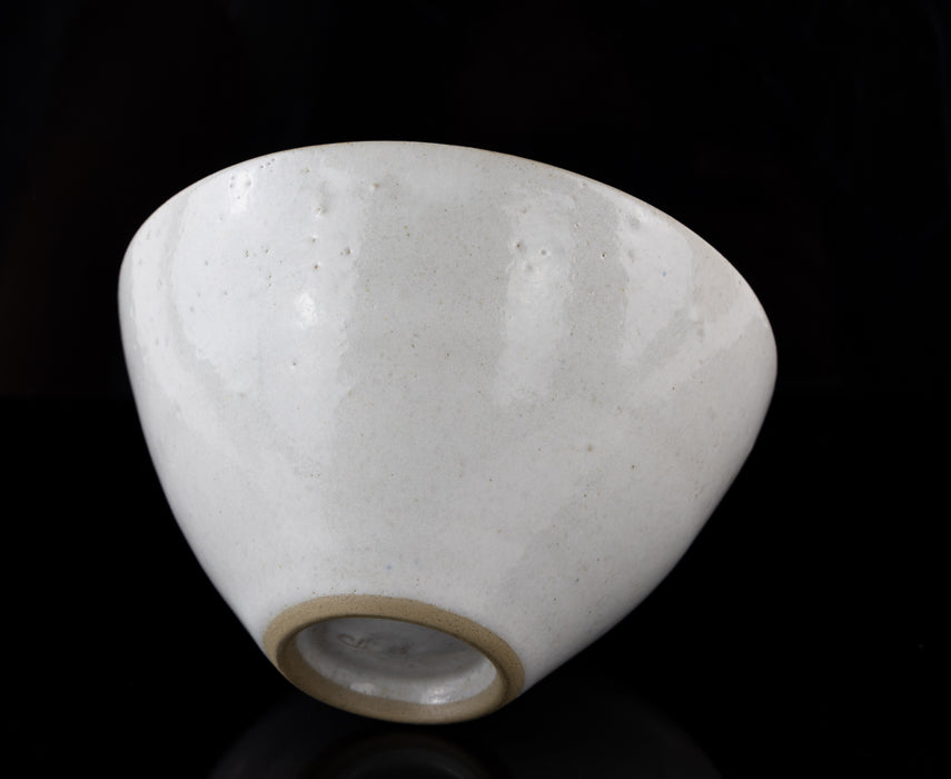 LUCIE RIE STUDIO POTTERY SPECKLED WHITE & MANGANESE STONEWARE BOWL DISH, SIGNED