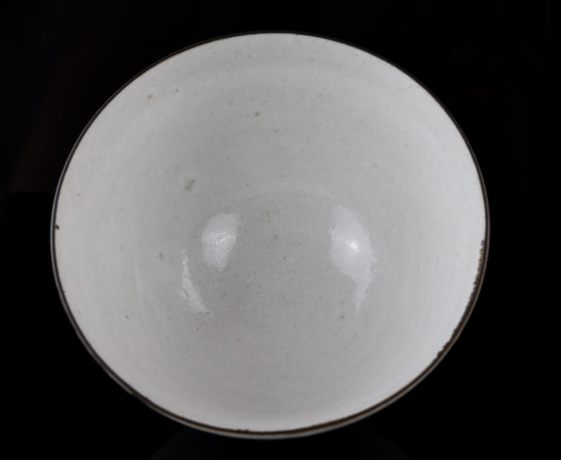 LUCIE RIE STUDIO POTTERY SPECKLED WHITE & MANGANESE STONEWARE BOWL DISH, SIGNED