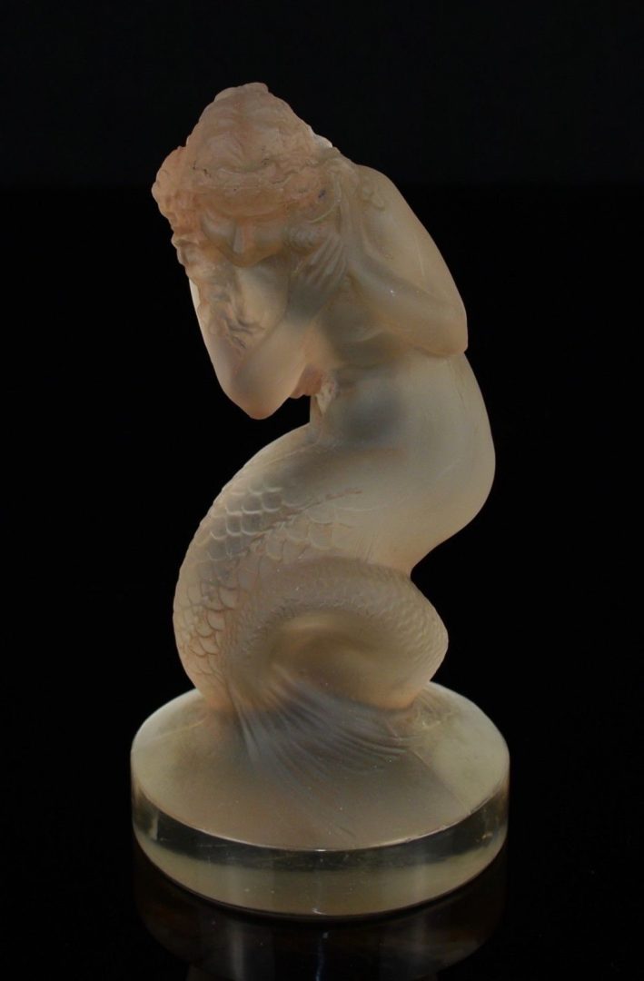 lalique glass mascot