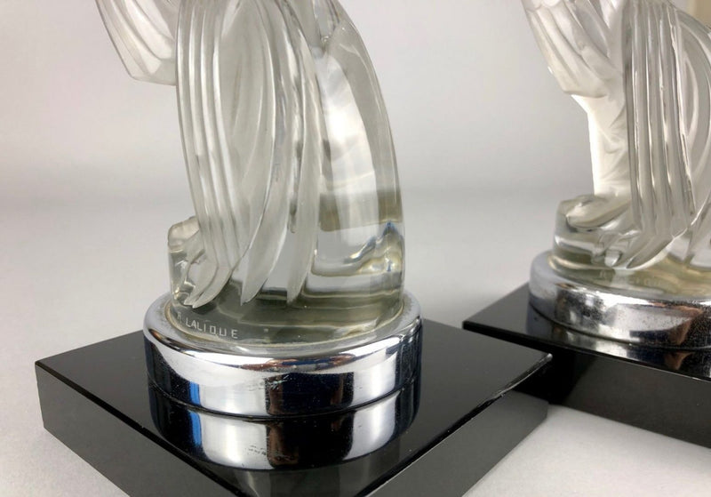 R LALIQUE, FRANCE 'SERRE LIVRES COQ HOUDAN' GLASS COCKEREL MASCOT BOOKENDS No. 1161