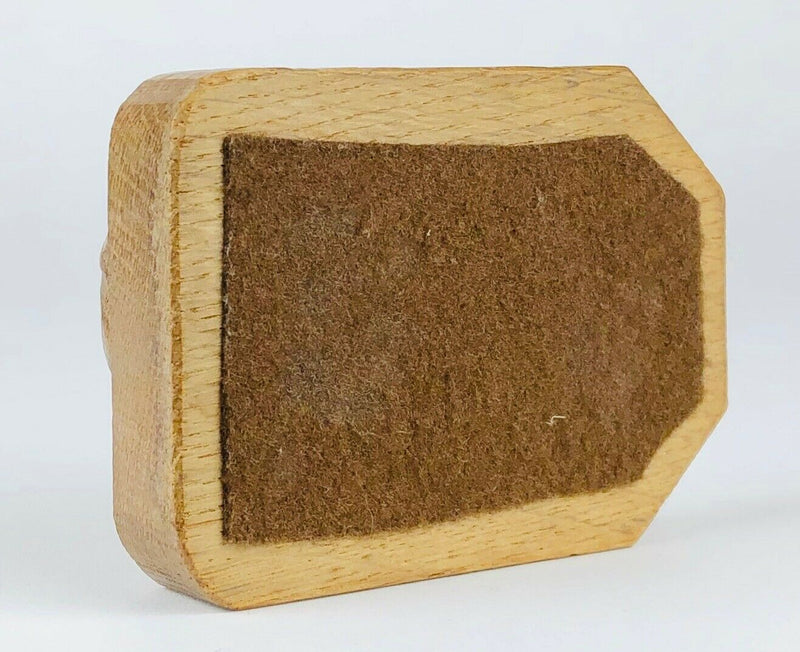 ROBERT 'MOUSEMAN' THOMPSON OF KILBURN - CARVED OAK ASH TRAY