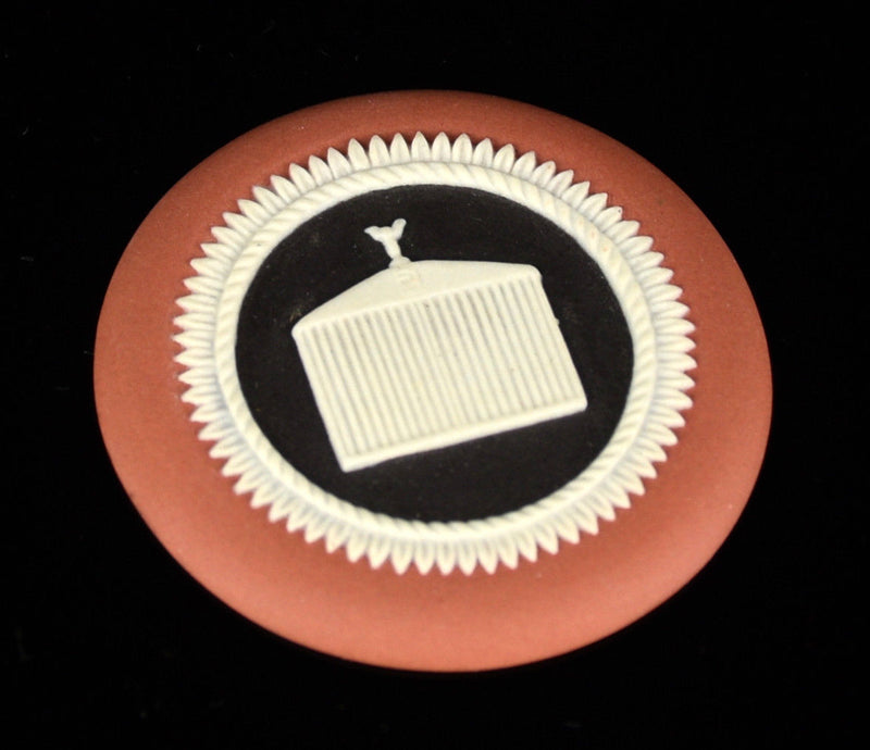 ROLLS ROYCE- WEDGWOOD TRI-COLOUR JASPER WARE RADIATOR GRILLE CAR PENDANT PLAQUE