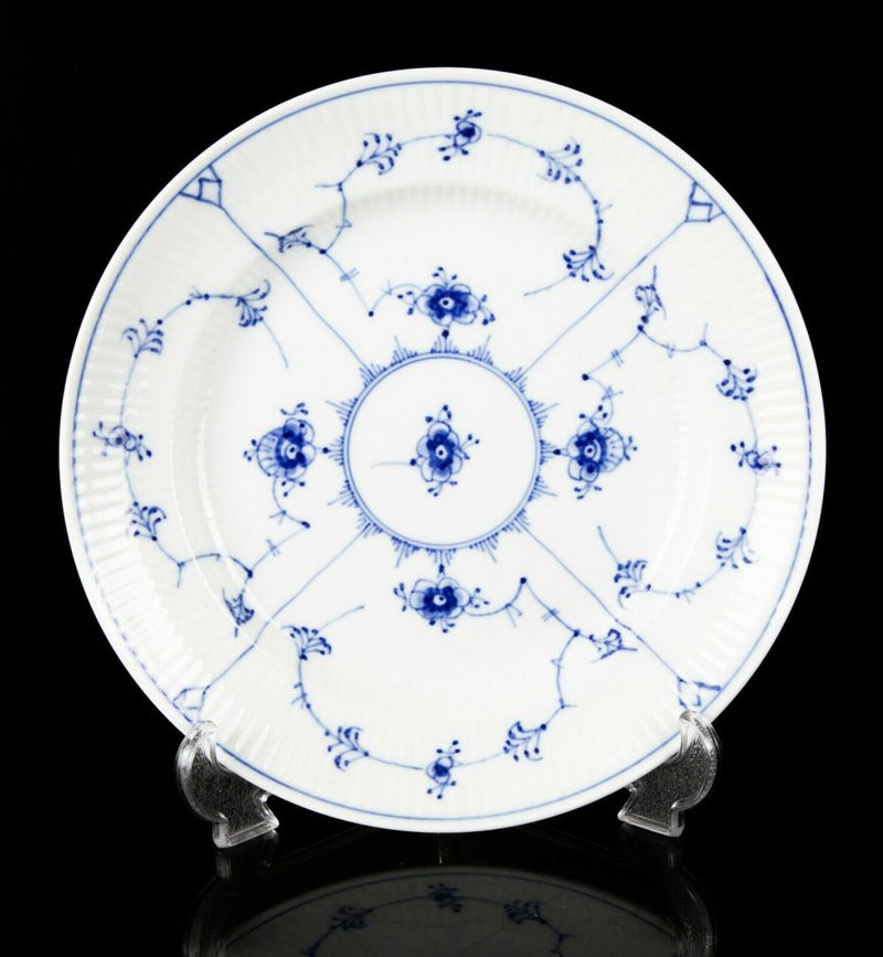 ROYAL COPENHAGEN BLUE/WHITE FLUTED RIMMED DEEP DINNER LUNCH PLATE No. 177