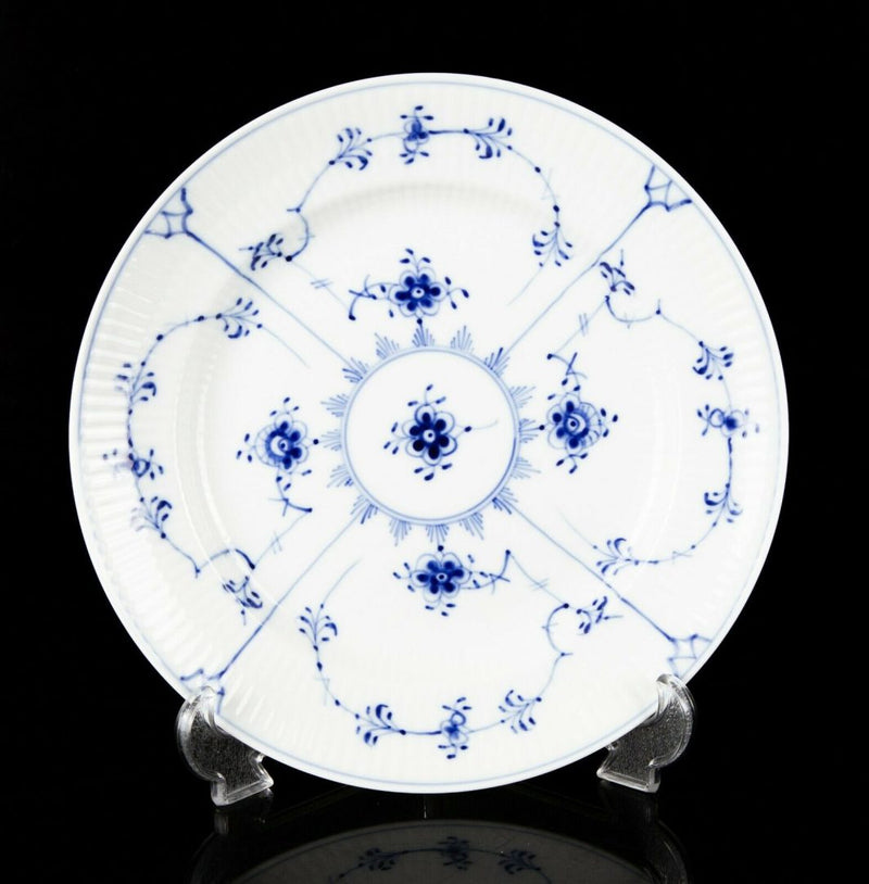 ROYAL COPENHAGEN BLUE/WHITE FLUTED RIMMED DEEP DINNER LUNCH PLATE No. 177