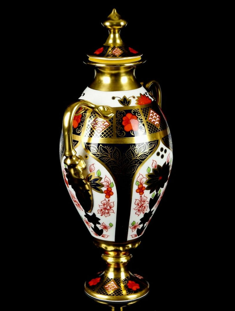 ROYAL CROWN DERBY - JAPANESE OLD IMARI 1128 SOLID GOLD BAND URN TROPHY LID VASE