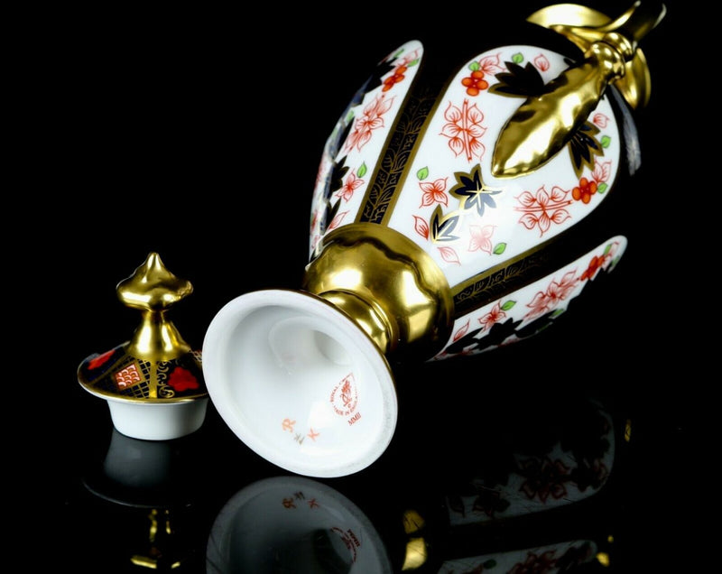 ROYAL CROWN DERBY - JAPANESE OLD IMARI 1128 SOLID GOLD BAND URN TROPHY LID VASE