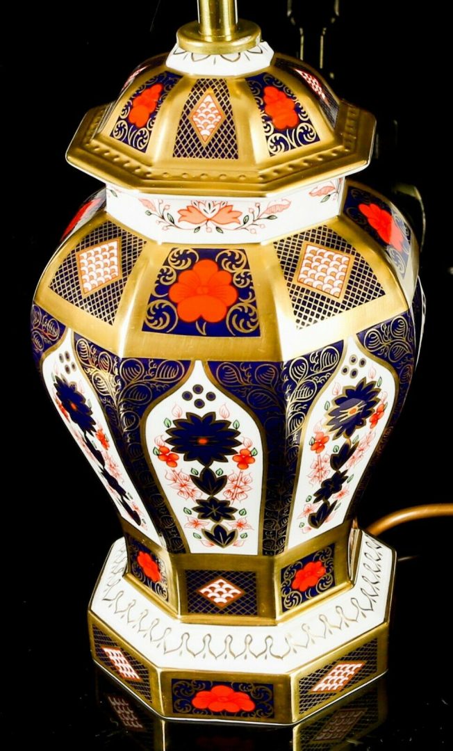 ROYAL CROWN DERBY - LARGE OLD IMARI 1128 SOLID GOLD BAND BALUSTER LAMP BASE