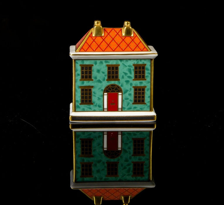 ROYAL CROWN DERBY -MULBERRY HALL DOLLS HOUSE- LIMITED EDITION PAPERWEIGHT FIGURE & STOPPER