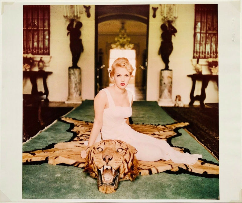 SLIM AARONS 'MRS GEORGE CAMERON AT HOME' ORIGINAL LIMITED EDITION C-TYPE PRINT 1/5, SIGNED