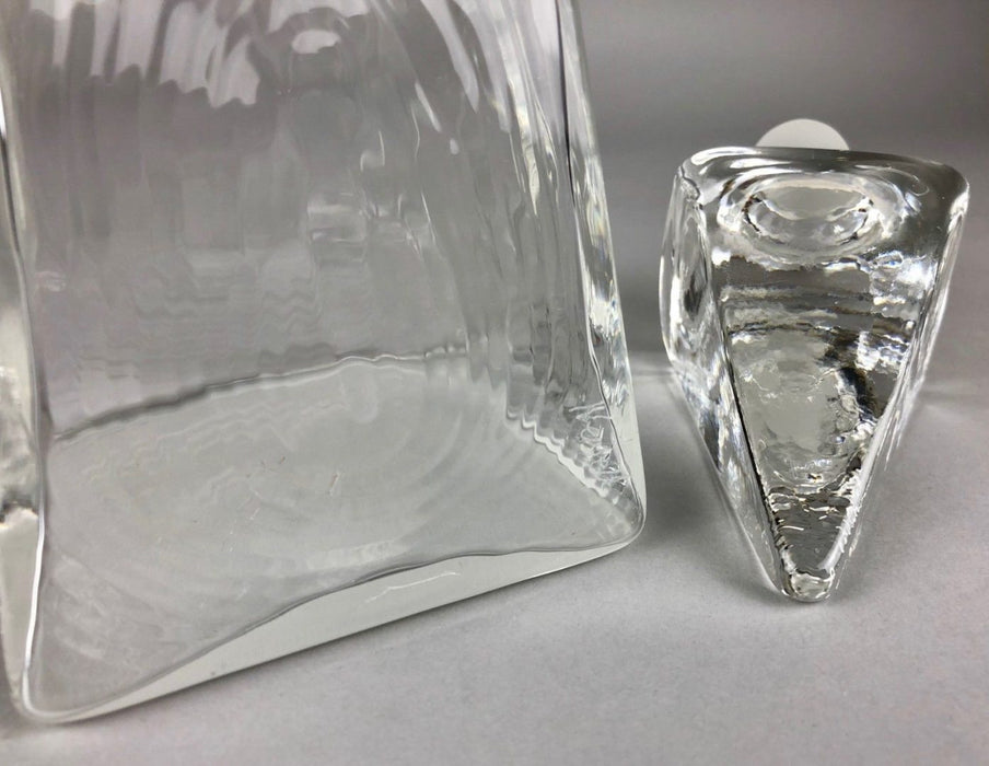 STEVEN NEWELL (BRITISH, b.1948) - GLASS PYRAMID DECANTER FLASK