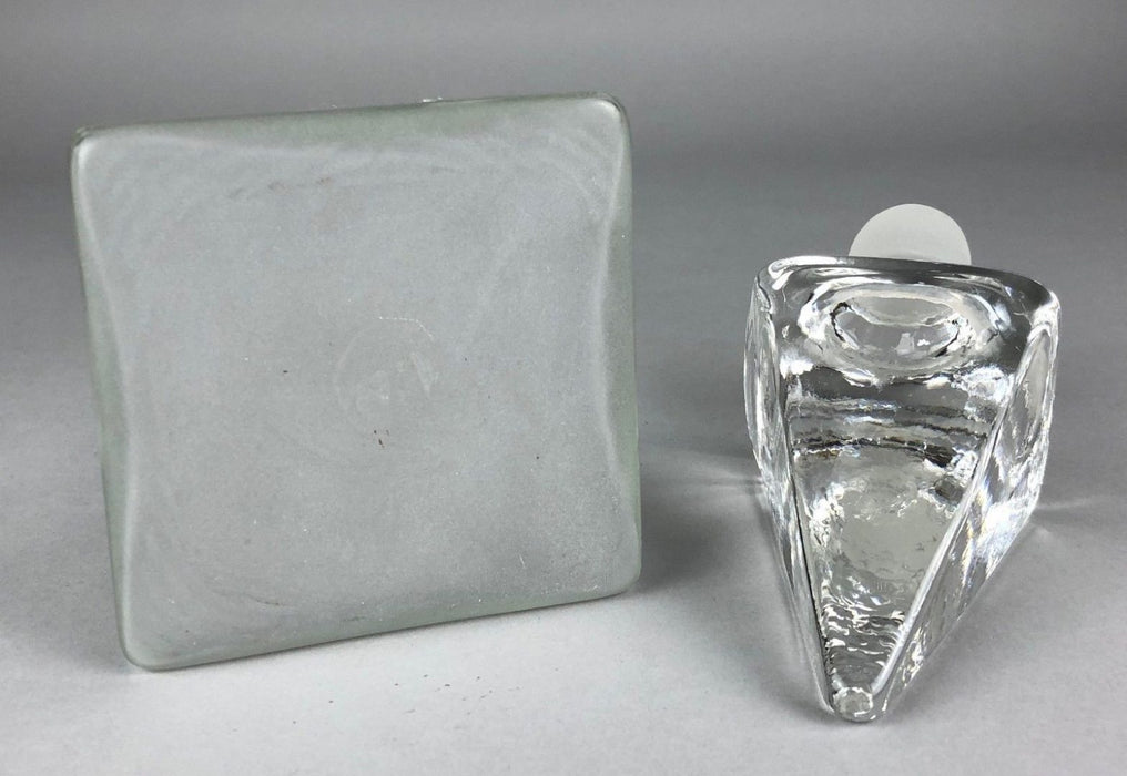 STEVEN NEWELL (BRITISH, b.1948) - GLASS PYRAMID DECANTER FLASK