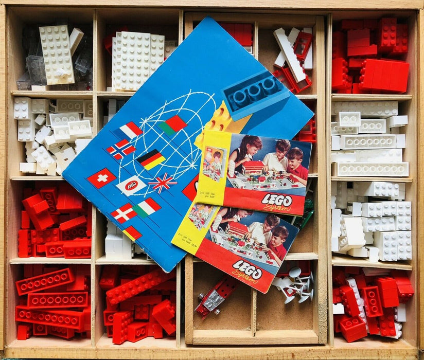 1960s LEGO SYSTEM TOWN PLAN OUTFIT SET WITH CATALOGUE, BOXED