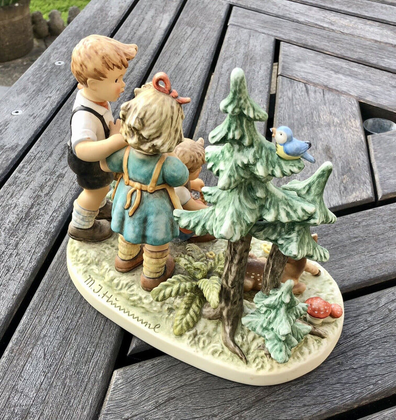GOEBEL HUMMEL -FOLLOW THAT FAWN- LARGE LIMITED EDITION FIGURE 2320, 2384/1000