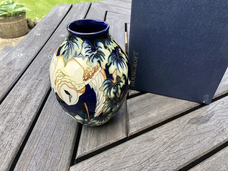MOORCROFT POTTERY 'BARN OWL IN FLIGHT' 2008 KERRY GOODWIN NIGHT SKY VASE, BOXED