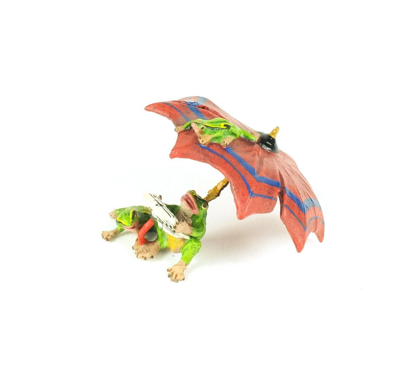 PETRI BRONZEN, UMBRELLA, NOVELTY COLD PAINTED BRONZE FROG GROUP FIGURE MODEL