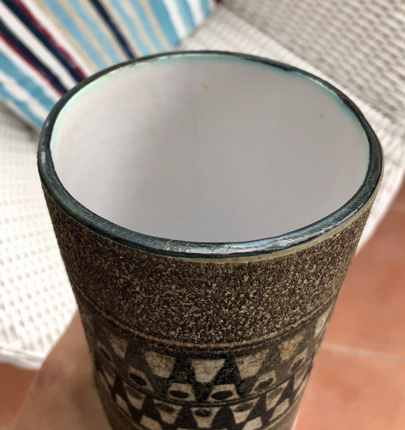 MARILYN PASCOE, TROIKA CORNWALL - LARGE STUDIO POTTERY CYLINDER CHIMNEY VASE