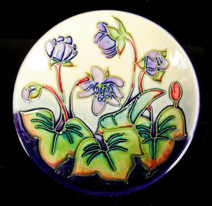 MOORCROFT POTTERY 'ASHWOOD HEPATICA' FLORAL FLOWER PIN DISH PLATE, 12cm