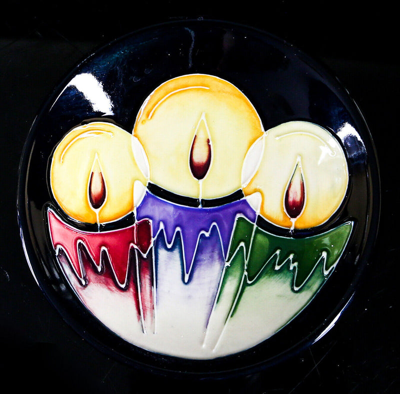 MOORCROFT POTTERY 'CHRISTMAS CANDLES' NICOLA SLANEY FESTIVE PIN DISH PLATE, 12cm