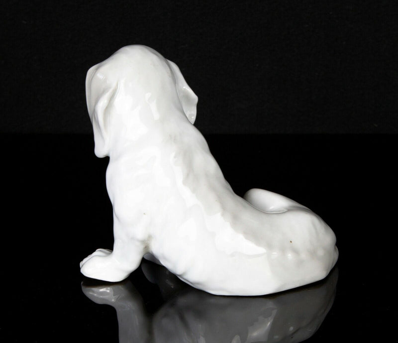 HEUBACH GEBRUDER, DACHSHUND, GERMAN PORCELAIN FIGURE MODEL SEATED DOG HOUND