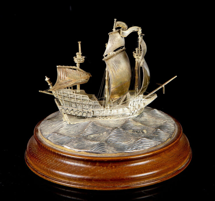 ROYAL MINT 'GOLDEN HIND' LIMITED EDITION STERLING SILVER GALLEON SHIP MODEL C.O.A.