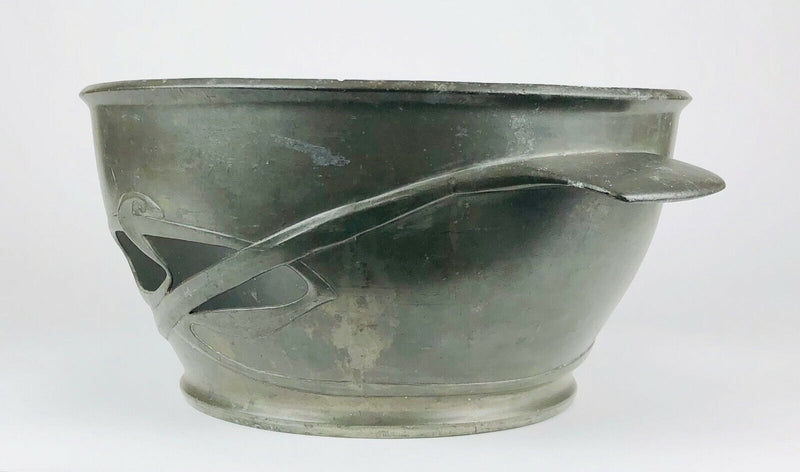 ARCHIBALD KNOX, LIBERTY & Co. - TUDRIC PEWTER TWIN HANDLED FRUIT BOWL DISH 0318
