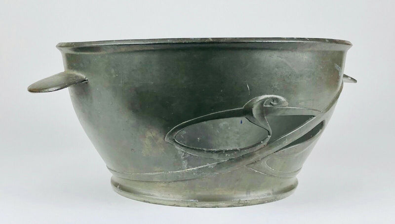 ARCHIBALD KNOX, LIBERTY & Co. - TUDRIC PEWTER TWIN HANDLED FRUIT BOWL DISH 0318