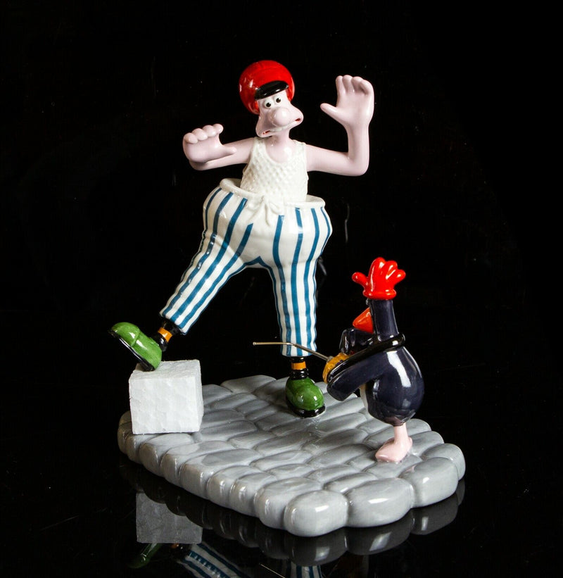 COALPORT CHARACTERS -WALLACE OUT OF CONTROL- LIMITED EDITION WALLACE & GROMIT FIGURE