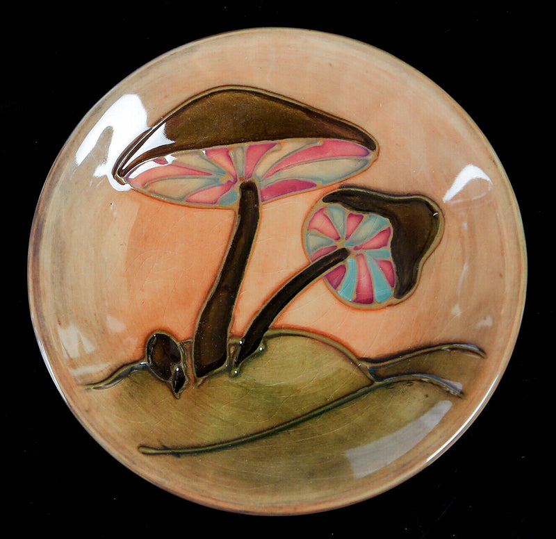 MOORCROFT POTTERY 'FAIRY RING' PHILIP RICHARDSON MUSHROOMS PIN DISH PLATE, 12cm