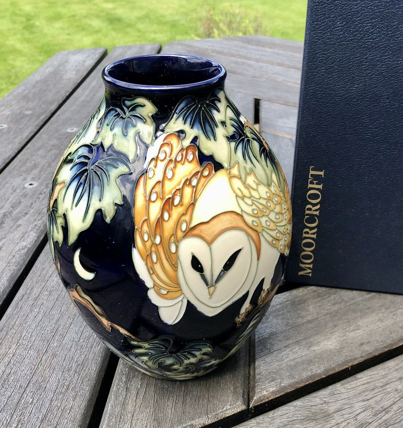 MOORCROFT POTTERY 'BARN OWL IN FLIGHT' 2008 KERRY GOODWIN NIGHT SKY VASE, BOXED