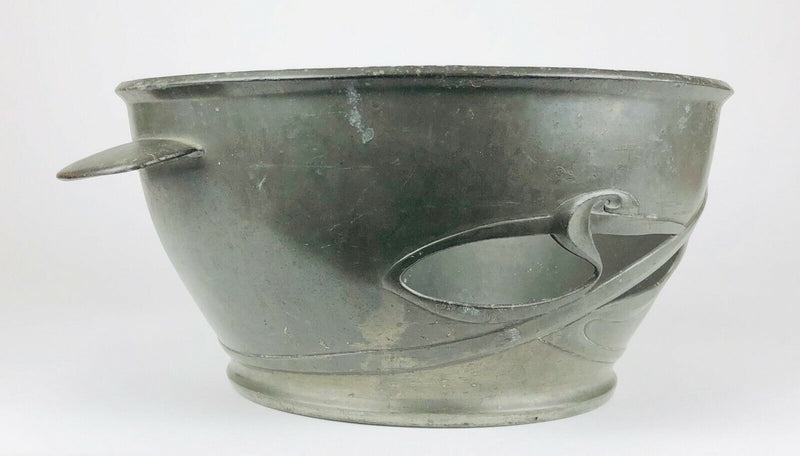 ARCHIBALD KNOX, LIBERTY & Co. - TUDRIC PEWTER TWIN HANDLED FRUIT BOWL DISH 0318