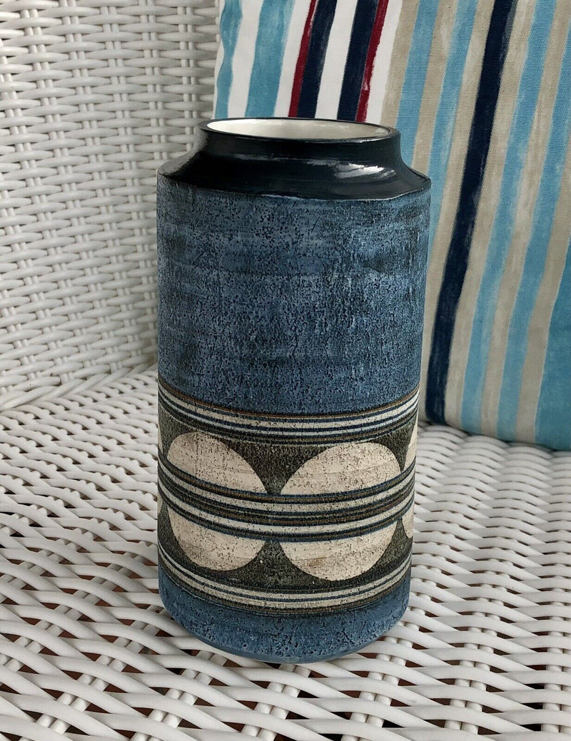 ANNE JONES, TROIKA CORNWALL - STUDIO ART POTTERY CYLINDER VASE, BLUE CIRCLES