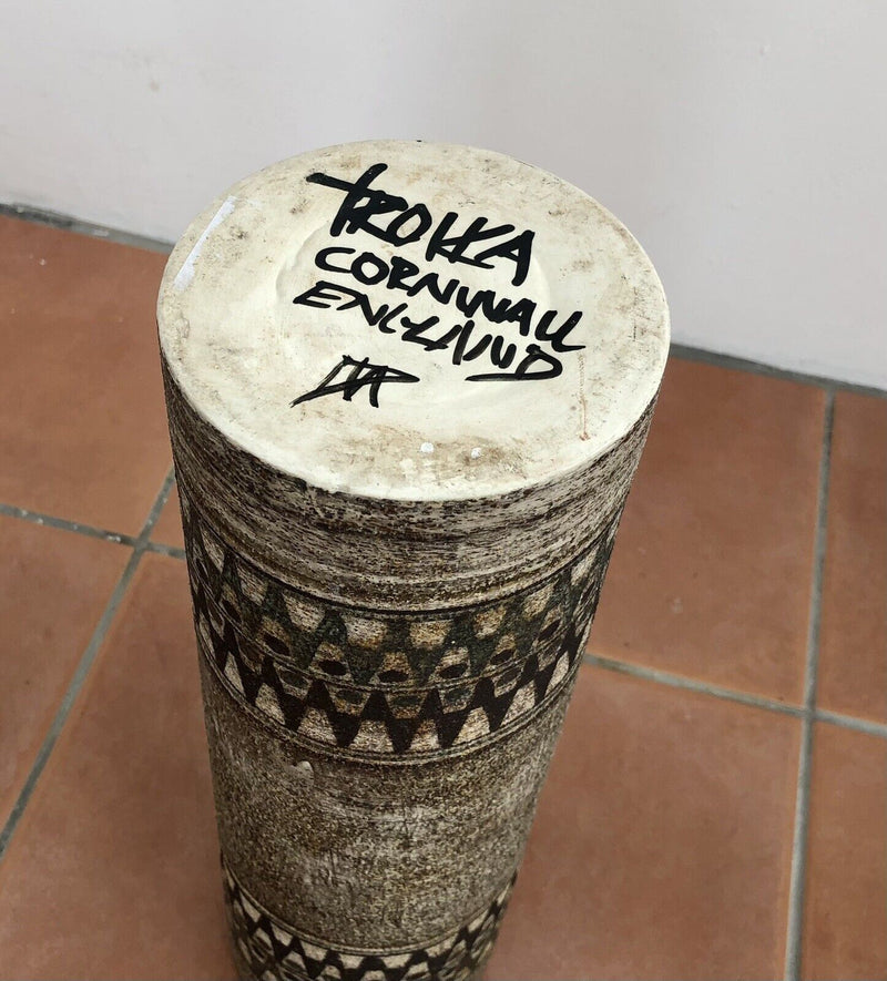 MARILYN PASCOE, TROIKA CORNWALL - LARGE STUDIO POTTERY CYLINDER CHIMNEY VASE