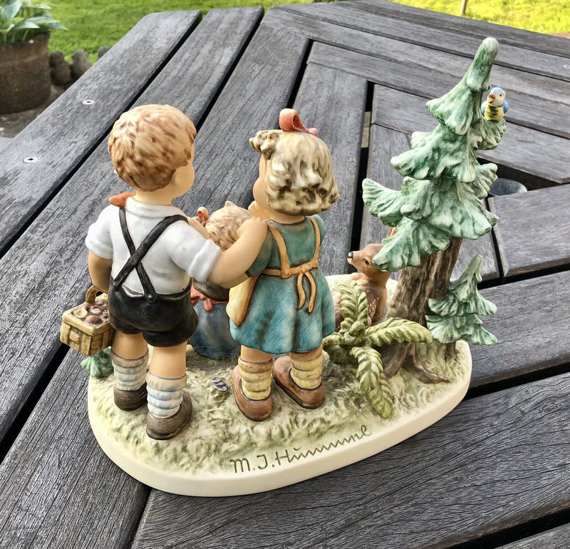 GOEBEL HUMMEL -FOLLOW THAT FAWN- LARGE LIMITED EDITION FIGURE 2320, 2384/1000