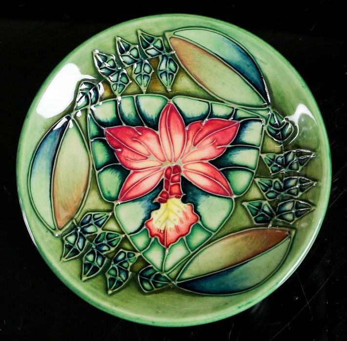 MOORCROFT POTTERY GREEN GROUND FLORAL FLOWER PIN DISH PLATE, 12cm