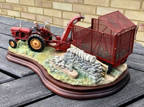 BORDER FINE ARTS 'A TIGHT TURN' LARGE LIMITED EDITION FIGURE MODEL 314/750 & COA