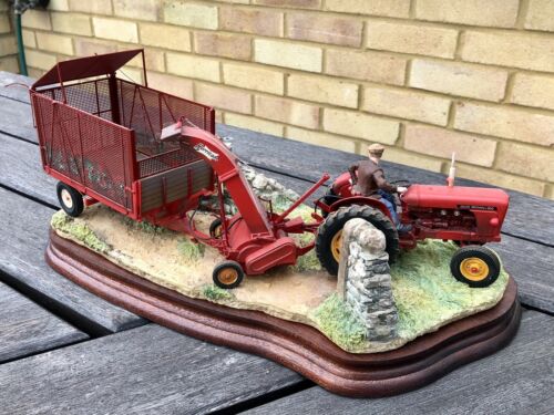 BORDER FINE ARTS 'A TIGHT TURN' LARGE LIMITED EDITION FIGURE MODEL 314/750 & COA