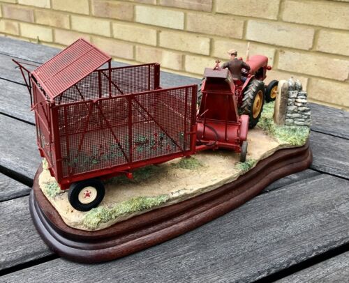 BORDER FINE ARTS 'A TIGHT TURN' LARGE LIMITED EDITION FIGURE MODEL 314/750 & COA