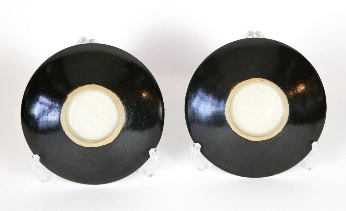 LUCIE RIE & HANS COPER - PAIR OF STONEWARE STUDIO POTTERY PLATES, CIRCA 1955