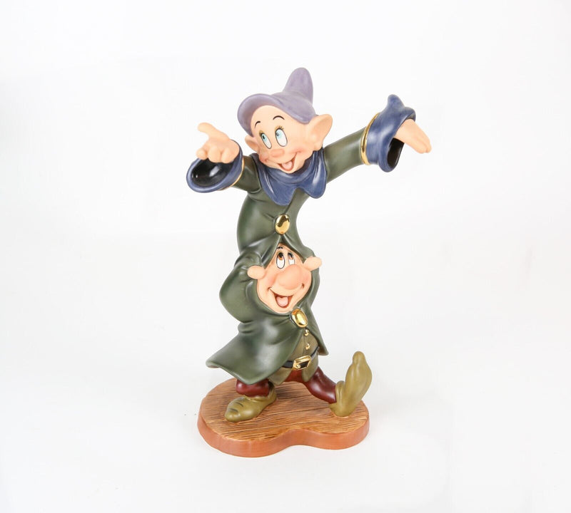 WDCC 'DANCING PARTNERS' DISNEY SNOW WHITE DWARFS DOPEY SNEEZY FIGURE MODEL