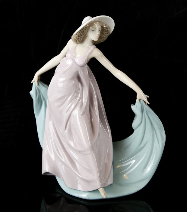 LLADRO 'SPRING DANCE' FIGURE MODEL 5663 GIRL LADY HAT DRESS VEIL