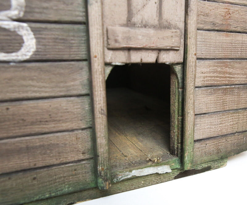 CHICKEN RUN (2000) - AARDMAN ANIMATIONS COOP HUT No.3 FILM MOVIE PROP MODEL